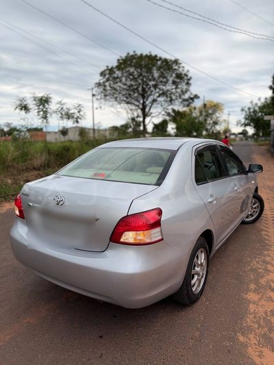Toyota Belta miniatura 7