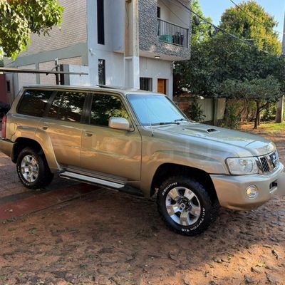 Nissan Patrol miniatura 7