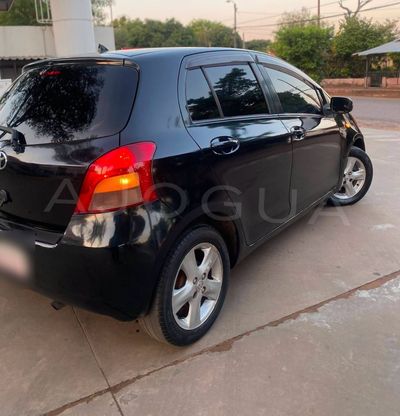 Toyota Vitz miniatura 6