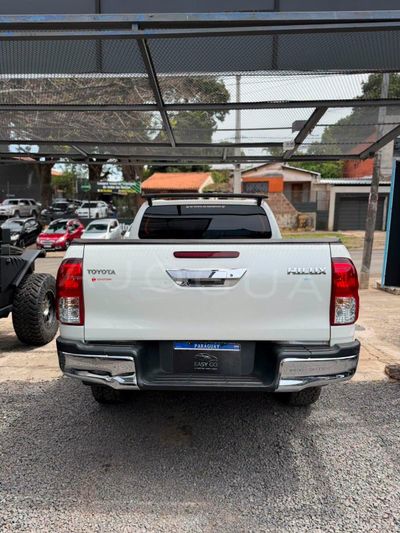 Toyota Hilux miniatura 3