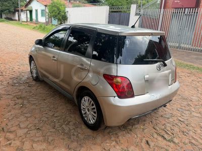 Toyota Ist miniatura 5
