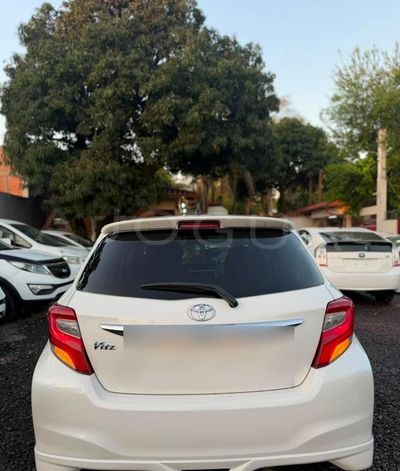 Toyota Vitz miniatura 5