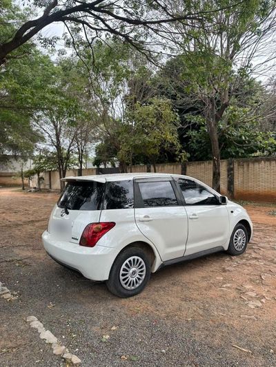 Toyota Ist miniatura 5