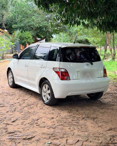 Toyota Ist miniatura 6
