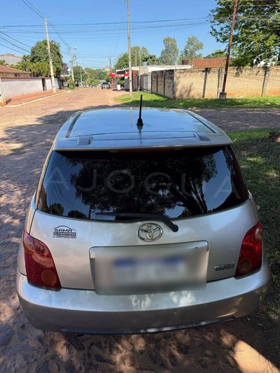Toyota Ist miniatura 10