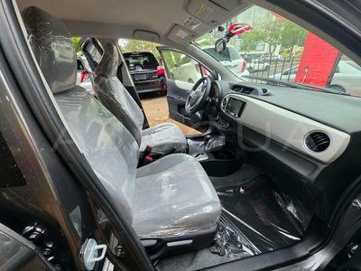 Toyota Vitz miniatura 6