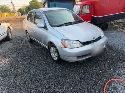 Toyota Platz miniatura 2