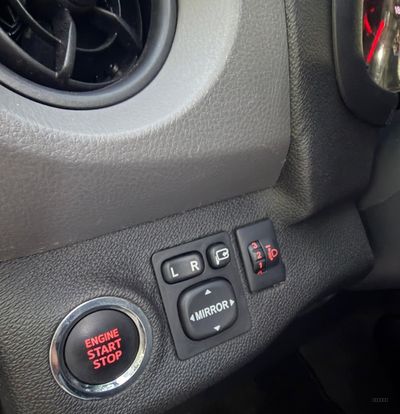 Toyota Voxy miniatura 9