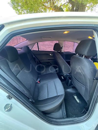 Kia Rio miniatura 5