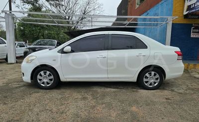 Toyota Belta miniatura 6
