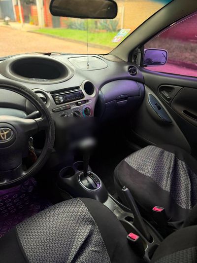 Toyota Vitz miniatura 8
