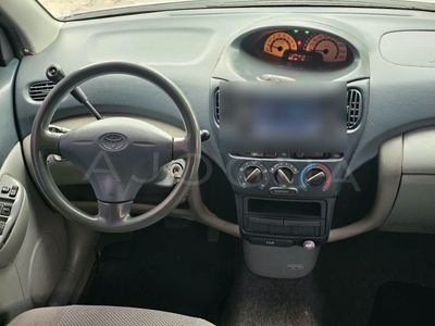 Toyota FunCargo miniatura 11