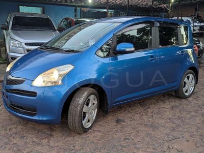 Toyota Ractis miniatura 8
