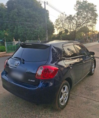 Toyota Auris miniatura 6