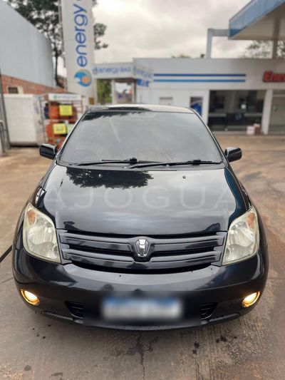 Toyota Ist miniatura 3
