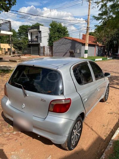 Toyota Vitz miniatura 4