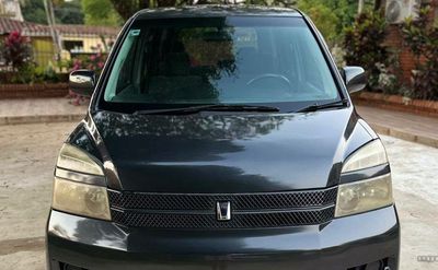 Toyota Voxy thumbnail 1
