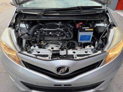 Toyota Vitz miniatura 7