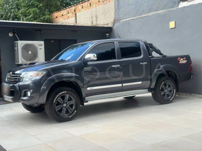 Toyota Hilux miniatura 9