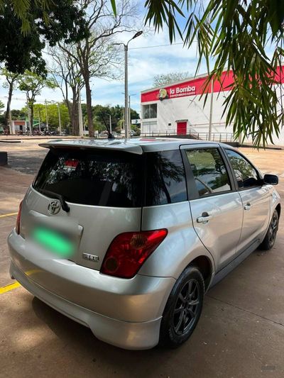 Toyota Ist miniatura 5