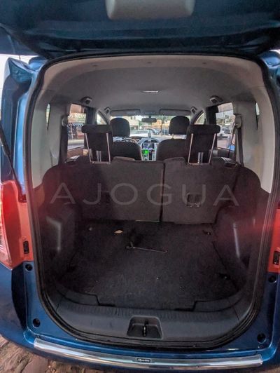 Toyota Ractis miniatura 2