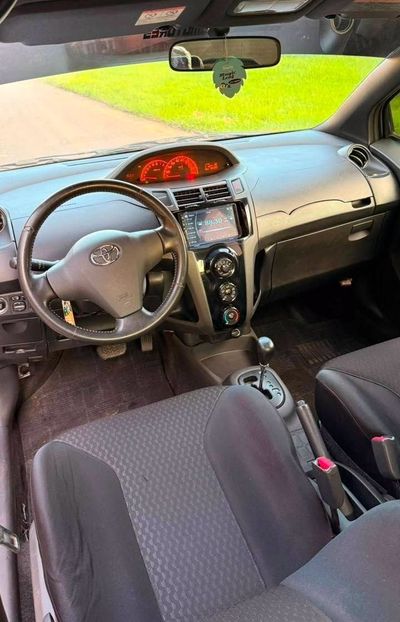 Toyota Vitz miniatura 7