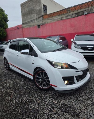 Toyota Vitz miniatura 3