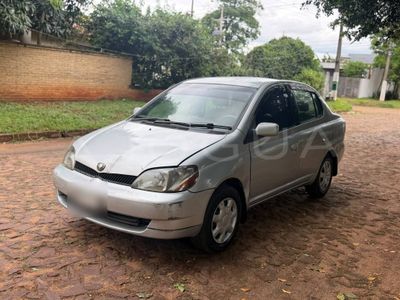 Toyota Platz 2001