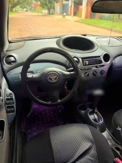 Toyota Vitz miniatura 5