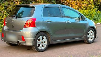 Toyota Vitz miniatura 3