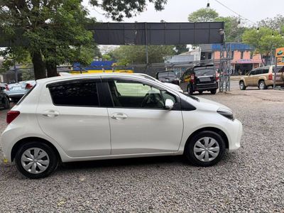 Toyota Vitz miniatura 5