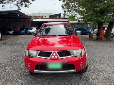Mitsubishi Triton miniatura 2