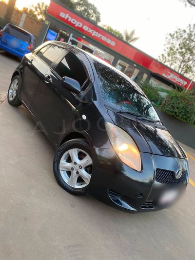 Toyota Vitz miniatura 5