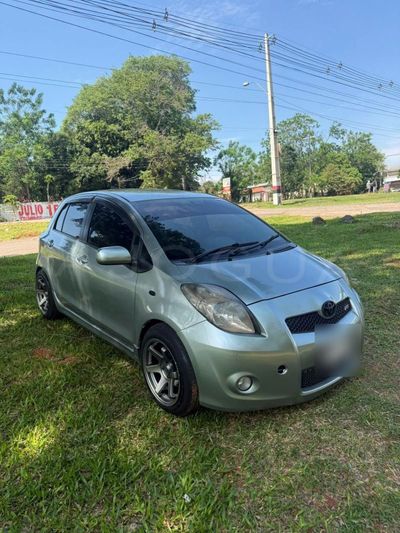 Toyota Vitz miniatura 3