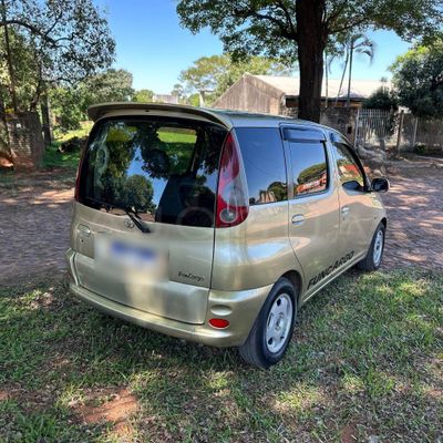 Toyota FunCargo miniatura 5