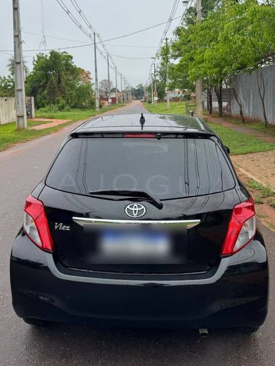 Toyota Vitz miniatura 6