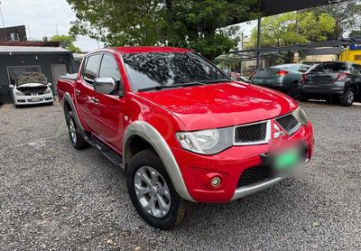 Mitsubishi Triton thumbnail 1