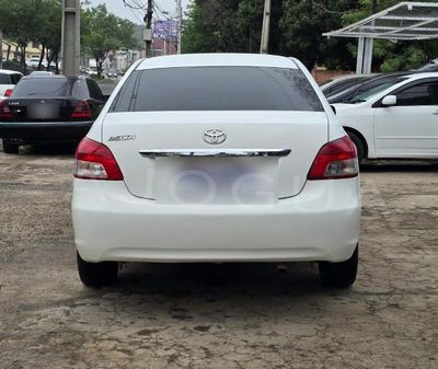 Toyota Belta miniatura 4