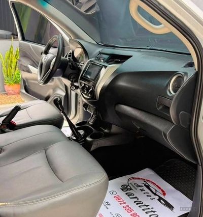 Nissan Frontier miniatura 7