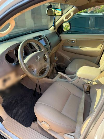 Toyota Fortuner miniatura 13