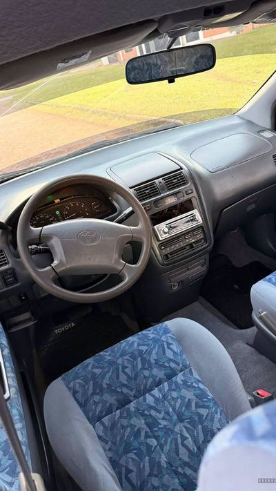 Toyota Ipsum miniatura 5