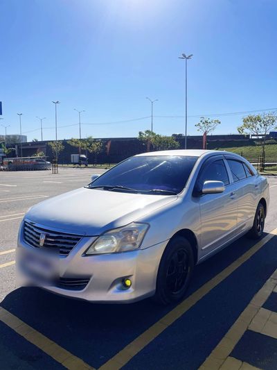 Toyota Premio thumbnail 1