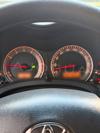 Toyota Auris miniatura 6