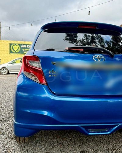 Toyota Vitz miniatura 4