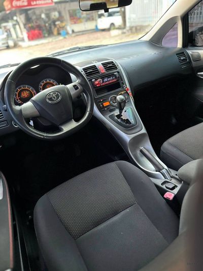 Toyota Auris miniatura 11
