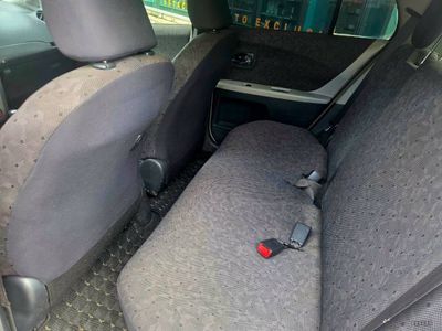 Toyota Vitz miniatura 8