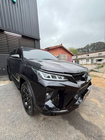 Toyota Fortuner miniatura 5