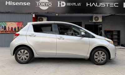Toyota Vitz miniatura 6