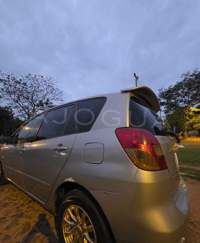 Toyota Corolla Spacio miniatura 3