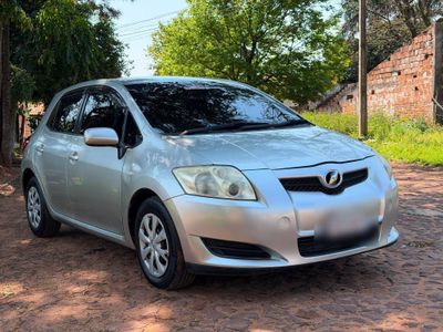 Toyota Auris thumbnail 1